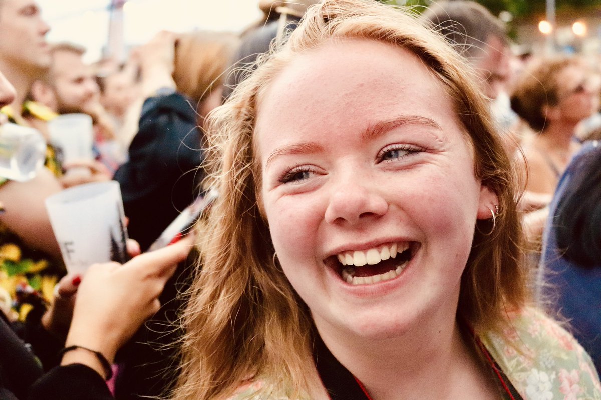 DashboardImage's tweet photo. Every happy moment @barnonthefarm
#BOYF #Music #Festival #Fans #Smile #BarnontheFarm #DashboardImage #Portrait #Photography https://t.co/1iqTw3n0ka