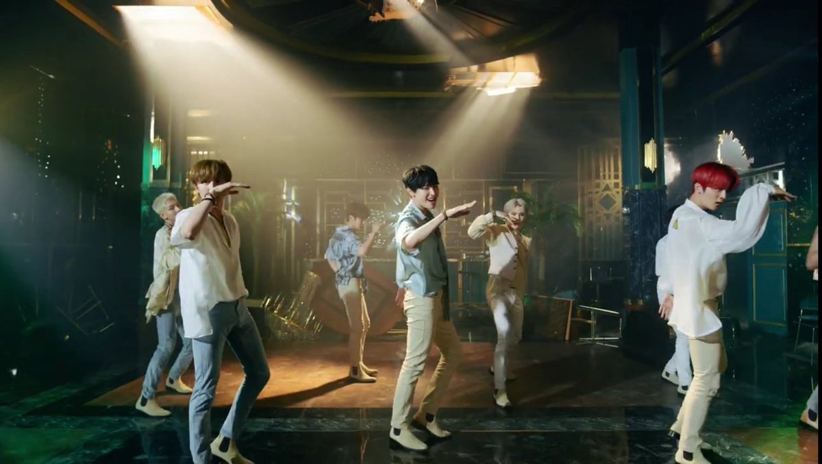 lskgwi's tweet photo. summer breeze mv theory:
im not good at explaining so this might be messy..

—passports were shown that indicates they're all going somewhere (to their successful future prob) but then eclipse starts that was shown in rowoon's eyes (the green thing) and evil prevailed

[cont.] https://t.co/0FMOIUFmJ2