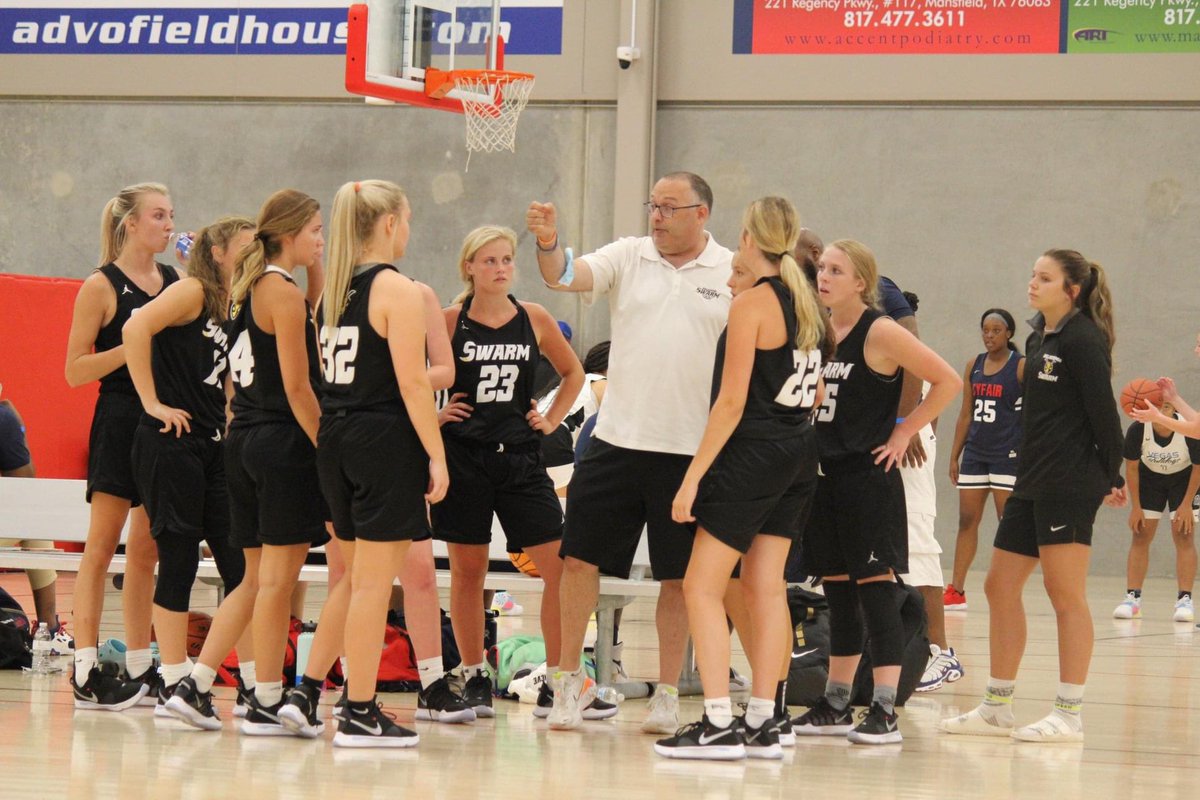 Swarm_syd23's tweet photo. Finish Day 1 at the Heart of Texas 2-0!  First game won by 1 against Team Lex Loaded, Game two won by 6 against Arkansas Sting Silver!  Come check us on Monday at Mannsfield Fieldhouse Court 3 at 9:35 against CyFair Elite!  @PBRhoops @OkSwarmClub @OklahomaSwarm1 https://t.co/DcPGm8UXL1