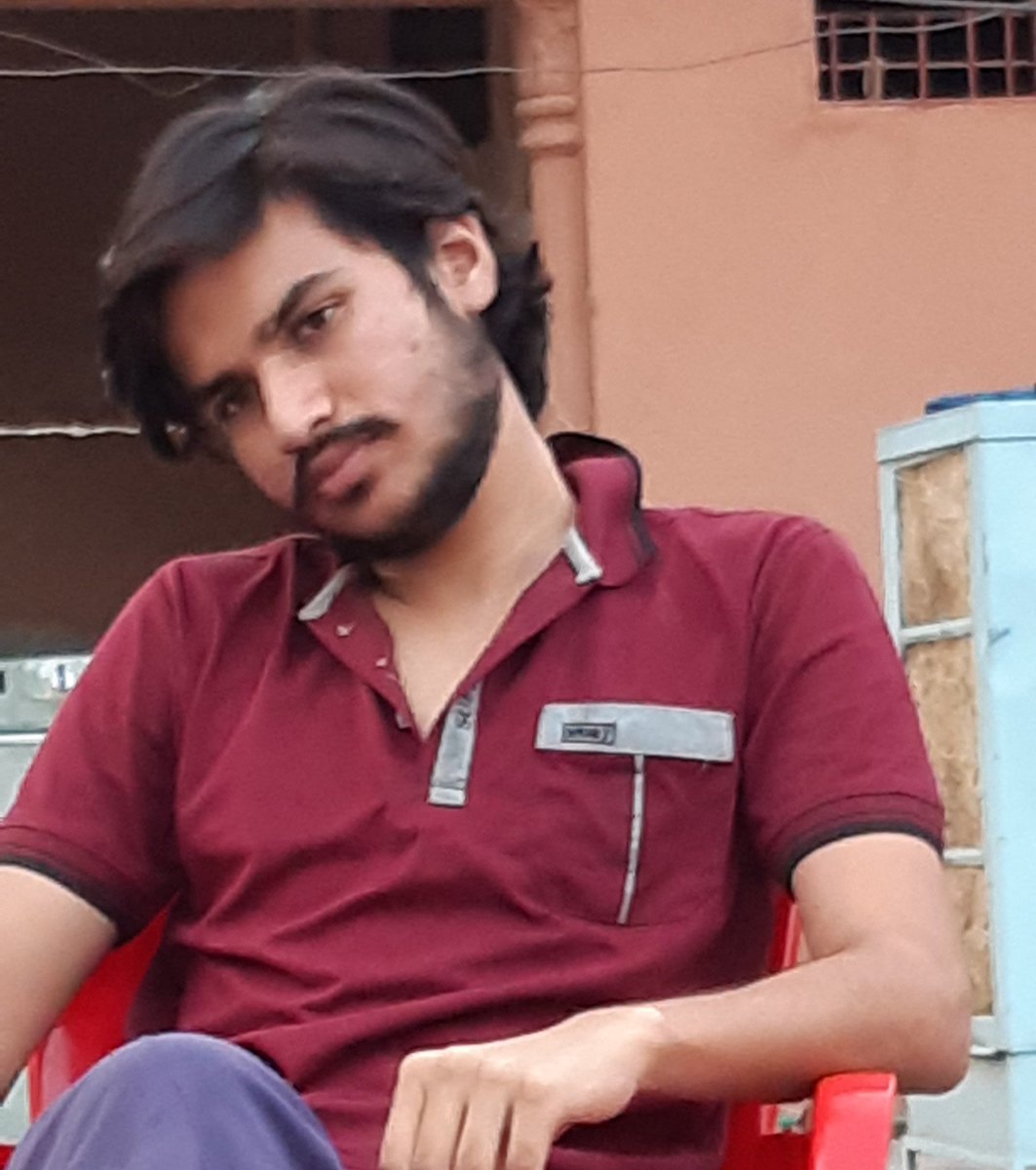 MohammadHamzaD1's tweet photo. In Carona Yaar Yai Monday Kab Aya ga https://t.co/PKweF2SoRO