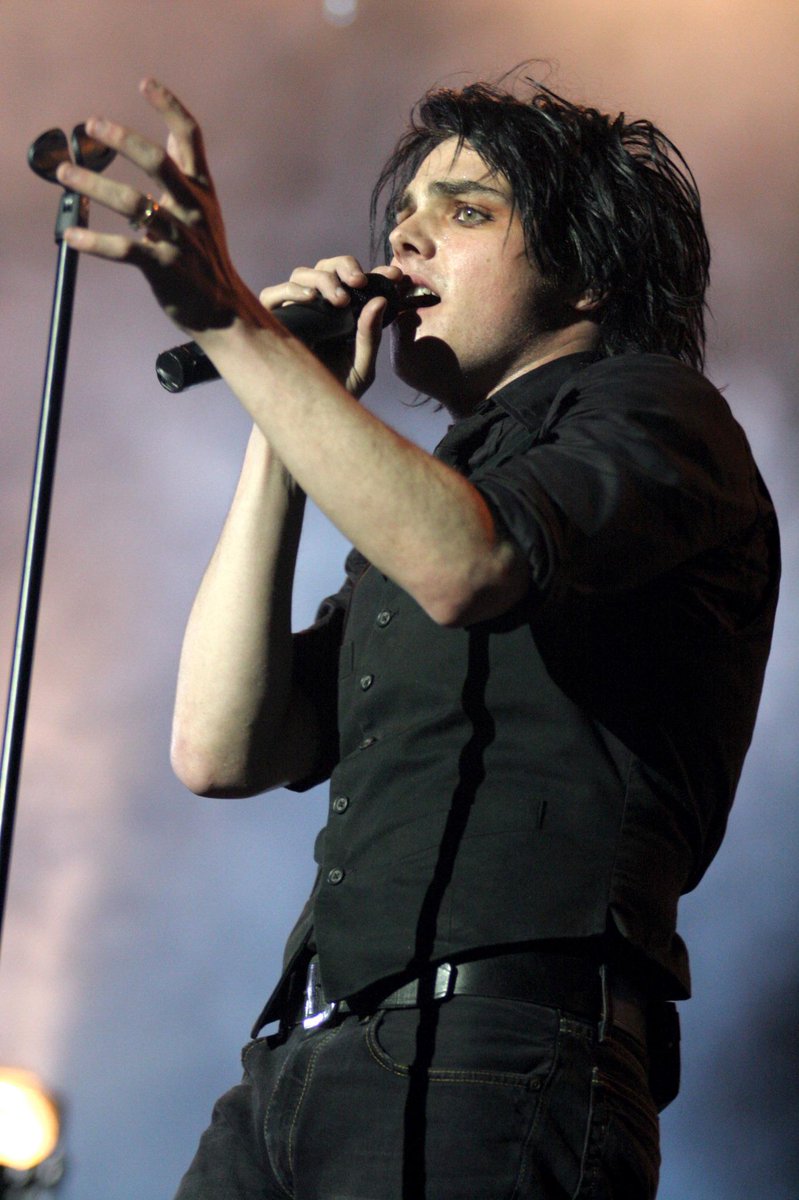 a thread of gerard's black waistcoat from 2007 aka my favorite look