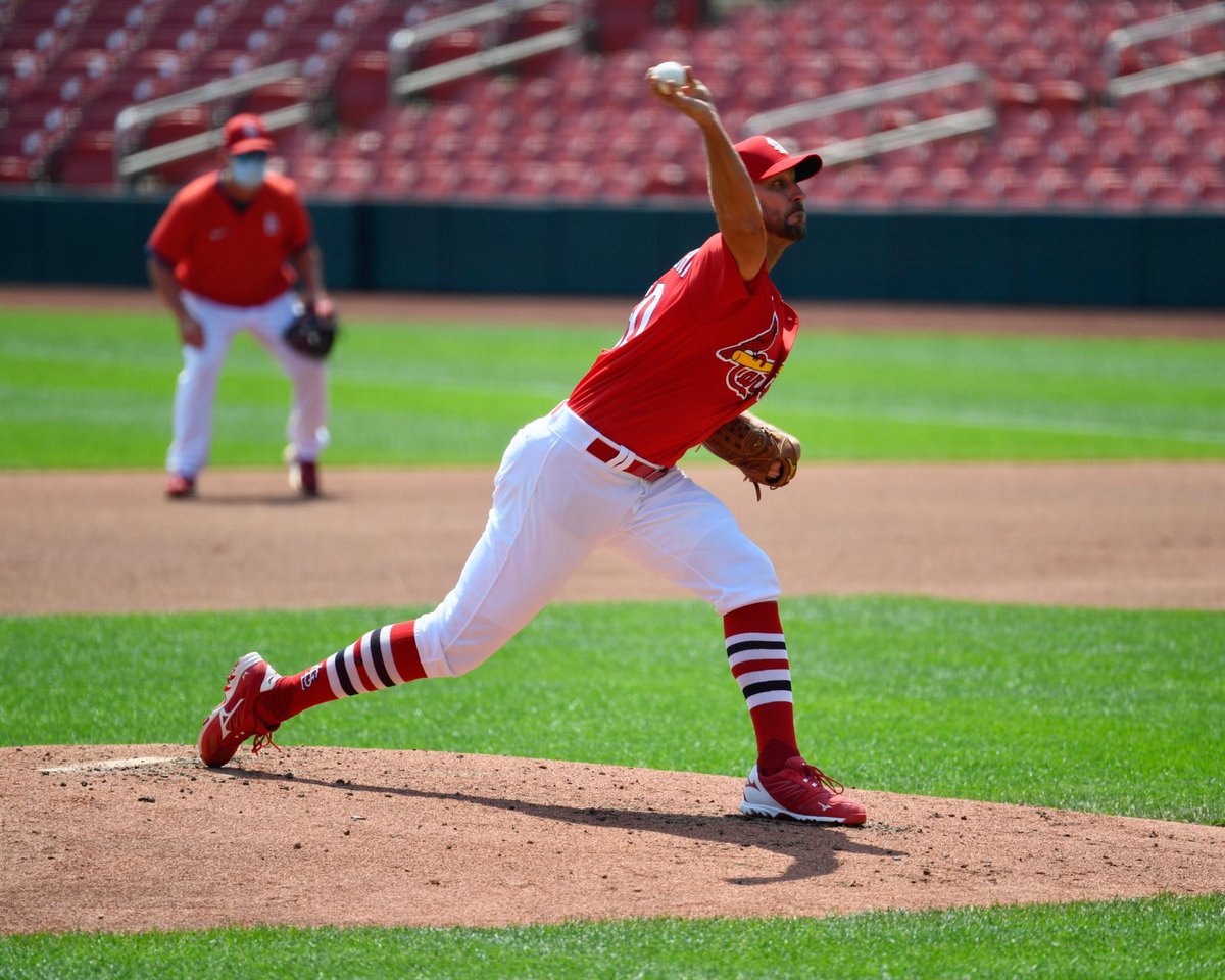 Cardinals's tweet photo. Guess who caught Waino’s Live BP 😉

#STLCards https://t.co/uC5uxNdt1l