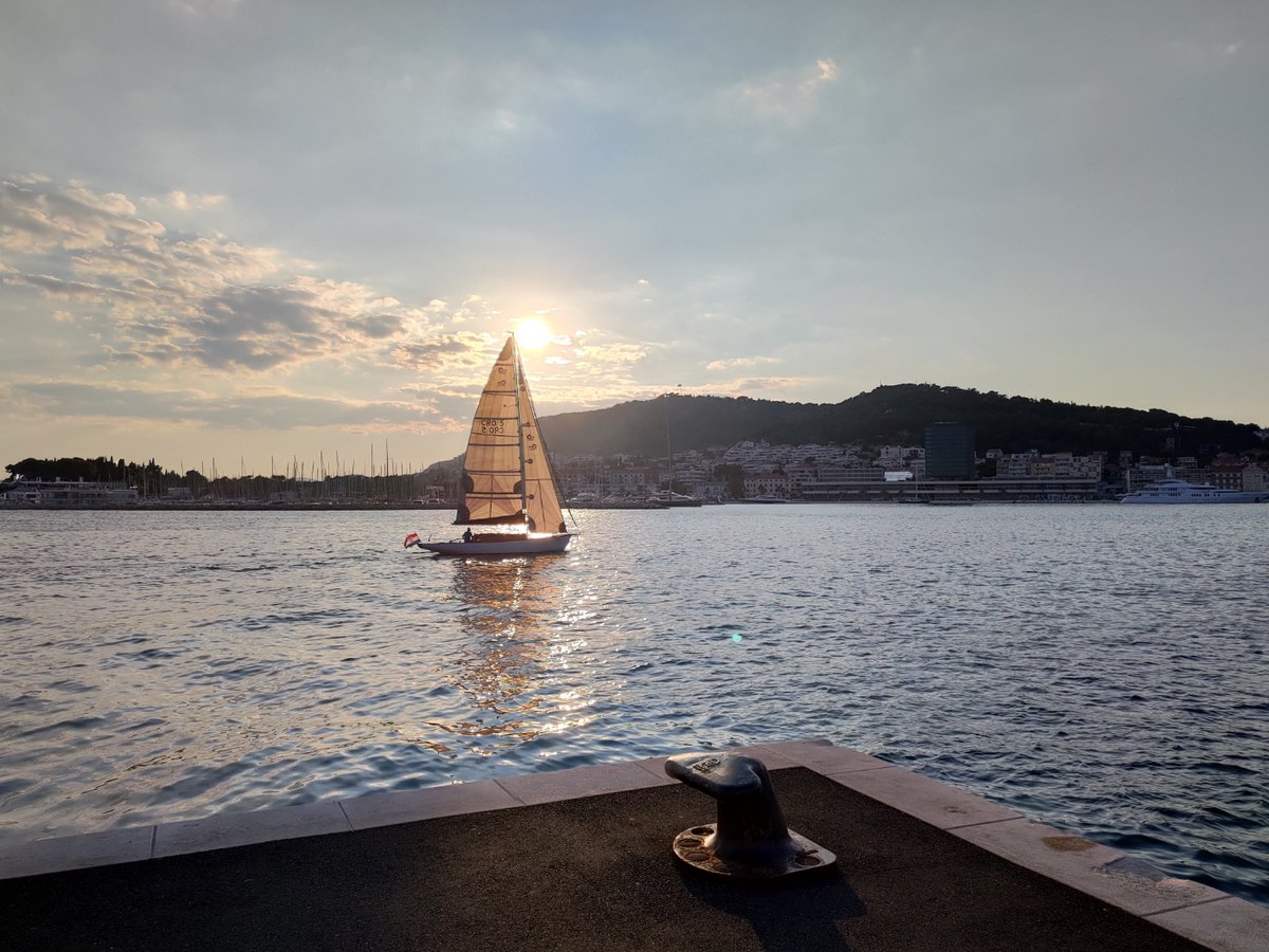 ruzina's tweet photo. Lipi brodić. #mojSplit https://t.co/A57vCJbnnN