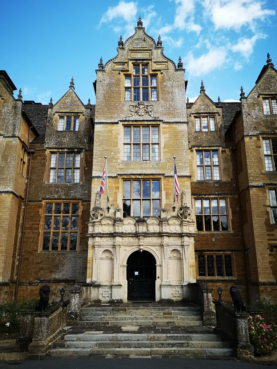 alexrobinson2's tweet image. Another local(ish) walk we didn't know about - Gothic dovecote, Wroxton obelisk &amp;amp; Drayton Arch all follies above Wroxton Abbey #stayinglocal #Oxfordshire #Warwickshire