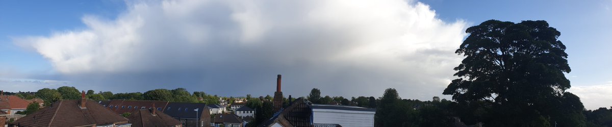 Jim_W_YkS's tweet photo. @UKWX_ @StormChaseUK @UKStormWatch @UKweatherpics @Hudsonweather @JonMitchellITV 
Storm just passing by.
Pics looking South from N.Leeds 👋⛈🌈🌤🌦 
#weather #ukweather #storm #rain #sun #windy #windy #uksummer #leeds #uk #yorkshire #wyorks https://t.co/g9rhN5GikU