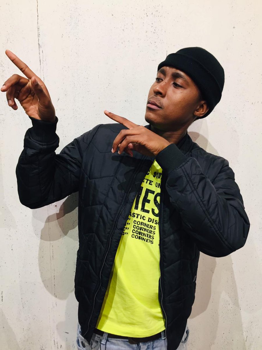 dandodareppar's tweet photo. eSaphesheya🌊🌍🚀Check Out Da Muzik Video🔥➡https://t.co/BVIyabrJd2 https://t.co/QX0mmEO3Mt