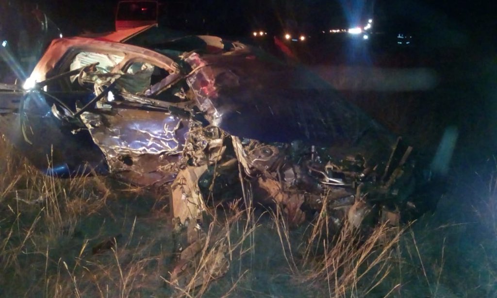 HONNETSWENG_EMS's tweet photo. Two people have died on the N1 outside Polokwane when VW vehicle collided with a Toyota bakkie.  https://t.co/X576jrdwuL @CapricornFMNews @JacaNews @JouRadioSA @EnergyfmSA https://t.co/MH2ipWRrCM