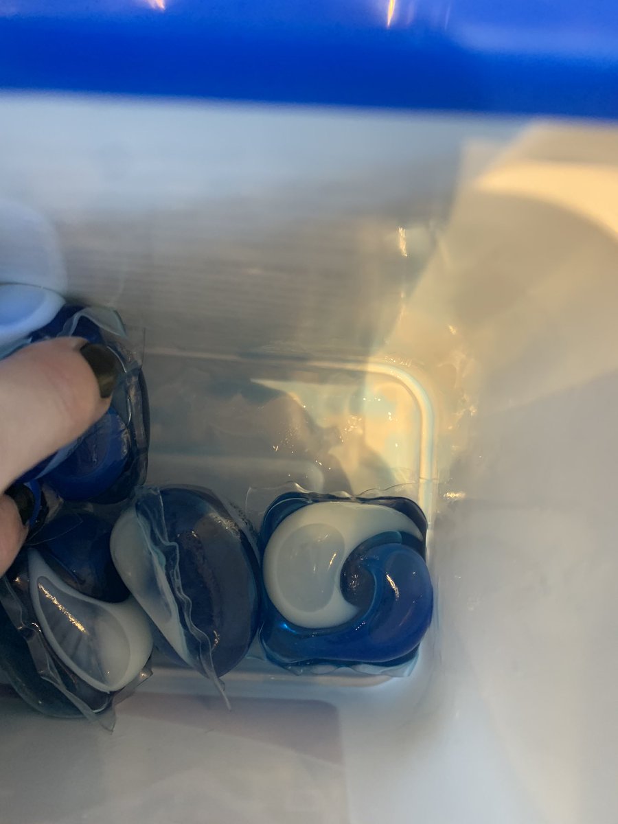 MrsDanielleB's tweet photo. @ProcterGamble hey! How do I get hold of you about a complaint? I haven’t complained about this before but this isn’t the first time this has happened. These pods keep bursting, they are fairly expensive to keep wasting, is there anything you can do about this? https://t.co/BTM5MmacKG