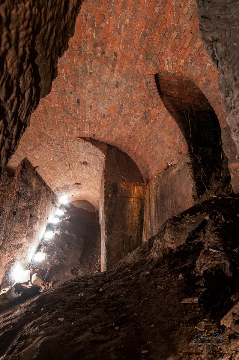 FoWT's tweet photo. 3 – …In 2016 we began #BigDig2 on Mason Street, unearthing many interesting features of Williamson’s House
Progressing further below ground, extending beyond the walls of the Wine Bins and down to the #SandstoneArch and The Banqueting Hall with its long-hidden secrets... https://t.co/vjq9SqKp1c