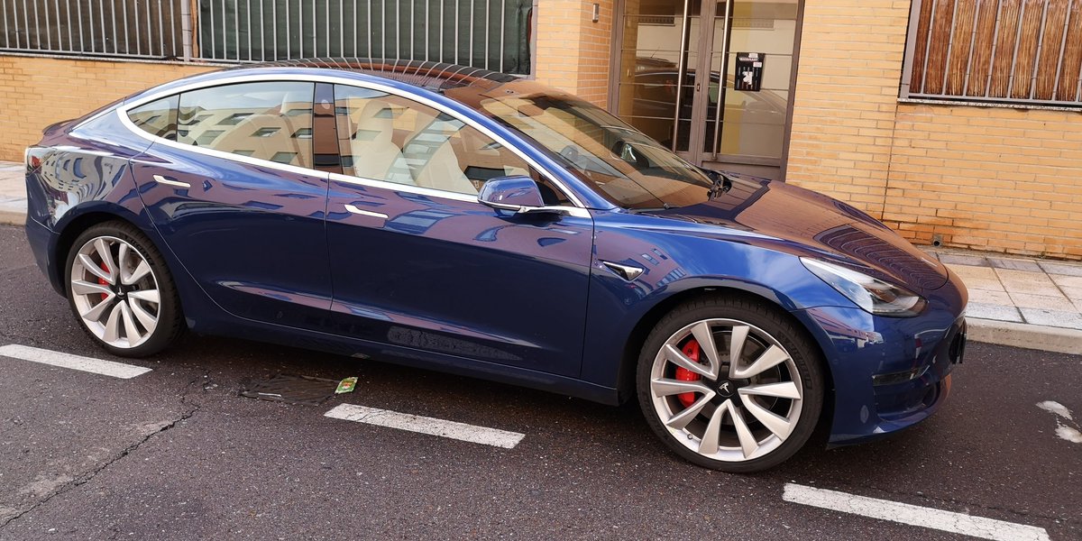 AlexHerreraP's tweet photo. Ahora es el momento para pasar al coche eléctrico, pero este Gobierno no lo entiende. https://t.co/uXtNQMa28c