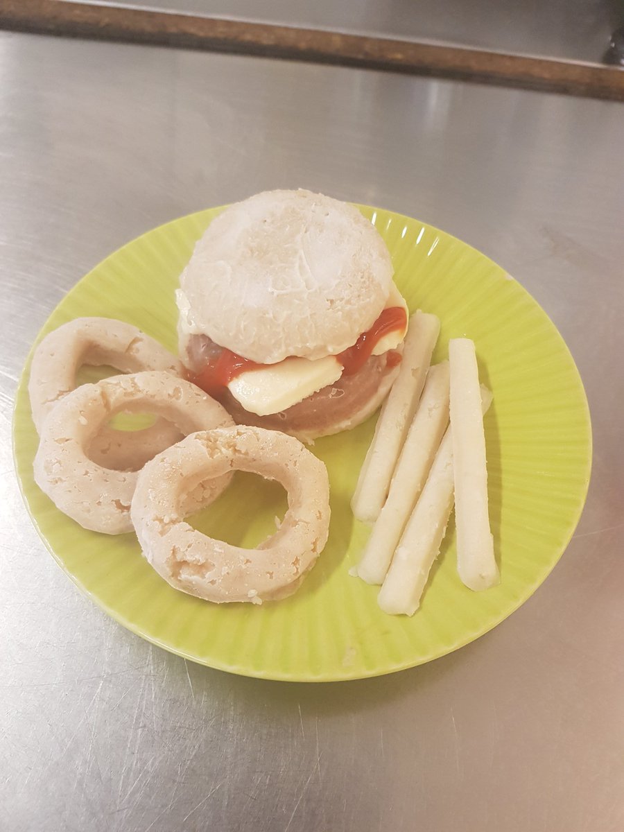 LeightonShort's tweet photo. Todays pureed meal cheese burger , onion rings and fry s https://t.co/Sg1DXufW24