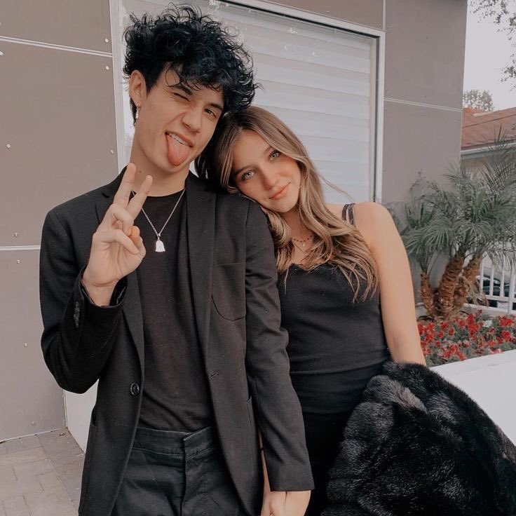 VibesLarsen's tweet photo. #DateLove
Une simple personne peut tout faire basculer, un simple regard,sourire. Moi je l’ai trouvé cette personne,m et je l’aime de tout mon petit coeur, hate de ce date❤️ https://t.co/qMILWkvruV