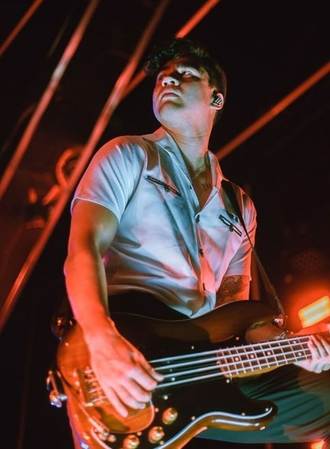 calum hood on stage: the quickest thread i’ve ever made