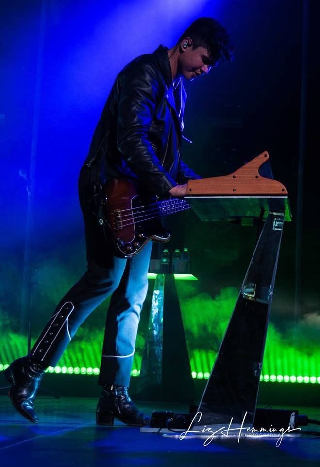 calum hood on stage: the quickest thread i’ve ever made