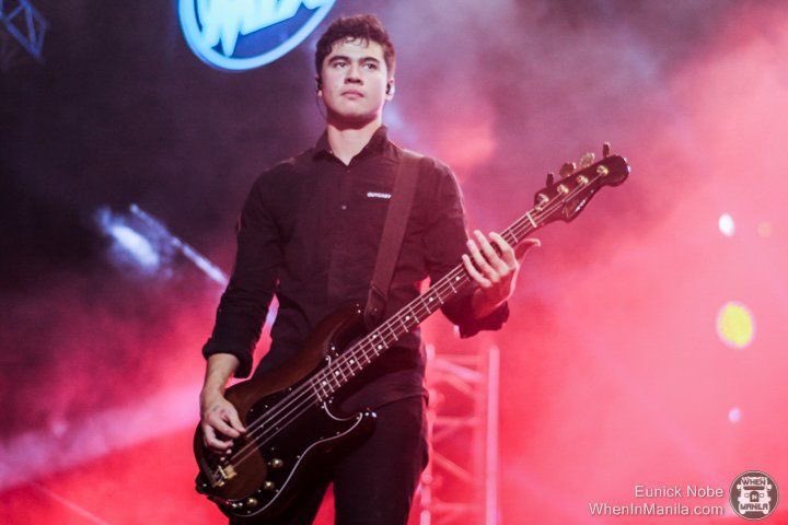 calum hood on stage: the quickest thread i’ve ever made