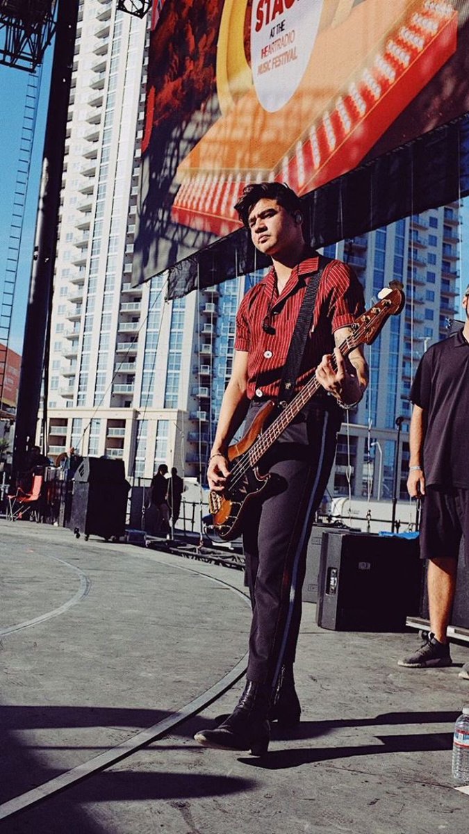 calum hood on stage: the quickest thread i’ve ever made