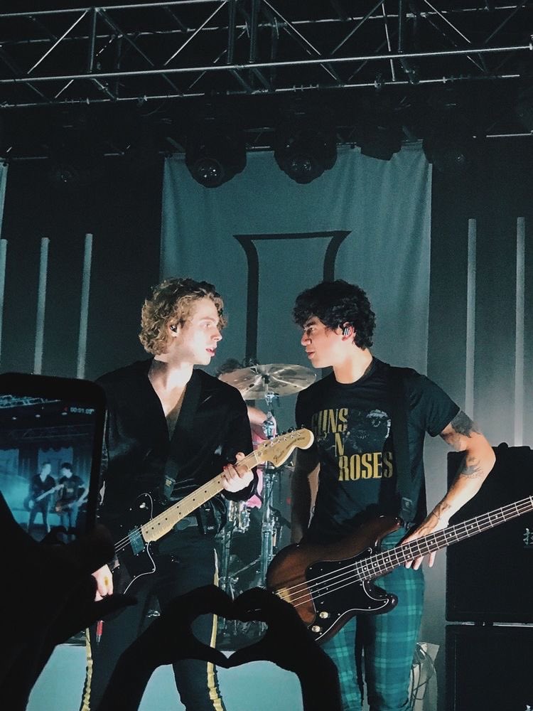 calum hood on stage: the quickest thread i’ve ever made