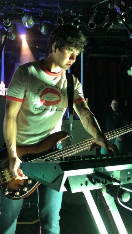 calum hood on stage: the quickest thread i’ve ever made