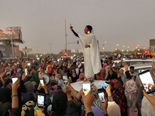The term was popularized during the Sudan Revolution last year, when countless women took to the streets and made their voices heard, after being silenced for so many years. This famous image of Alaa Salah depicts what it means to be a ‘Kandaka’.