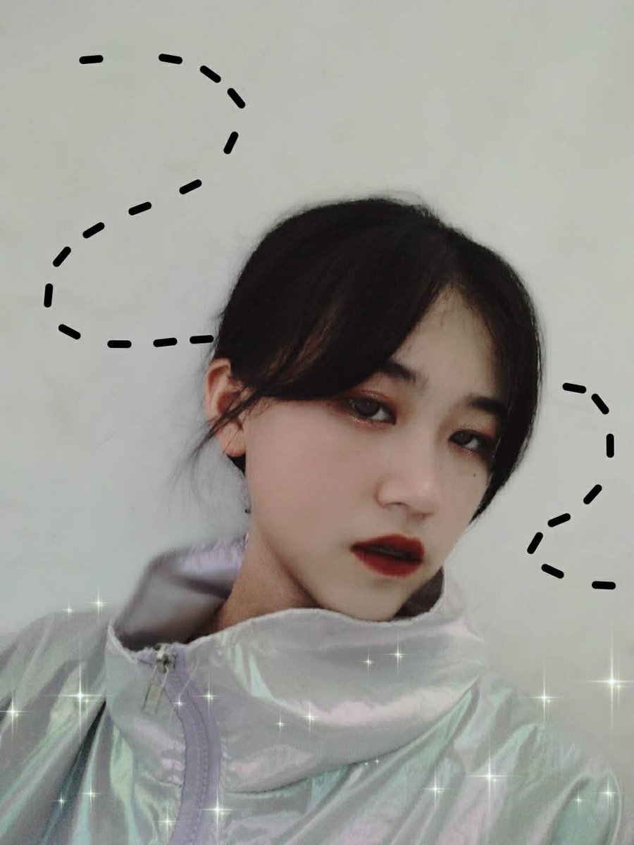 Yo_QiuShan's tweet photo. 于万千人中获你惊鸿，从此生命也愿笑奉。Only you are amazing among thousands of people, and I am willing to face life with a smile for you from now on❤️Just for @YoshikiOfficial  #Yoshiki  #XJAPAN https://t.co/UYlmX3Zz6T