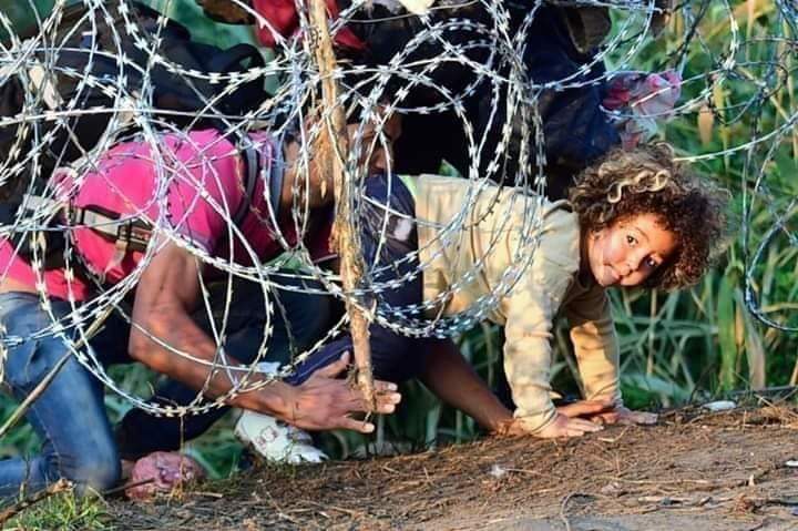 TLsmael's tweet photo. @Le_HCR @InfoMigrants To the whole world,#EU,#Australia,#UK,#US,#non_Syrian,we(Iraqi refugees in Turkey)ask u to rescue us & pull us out of our harsh suffering because of long waiting for resettlment,we lost our past,please stop losing our future by losing our children' future https://t.co/Jr85cDUIhw