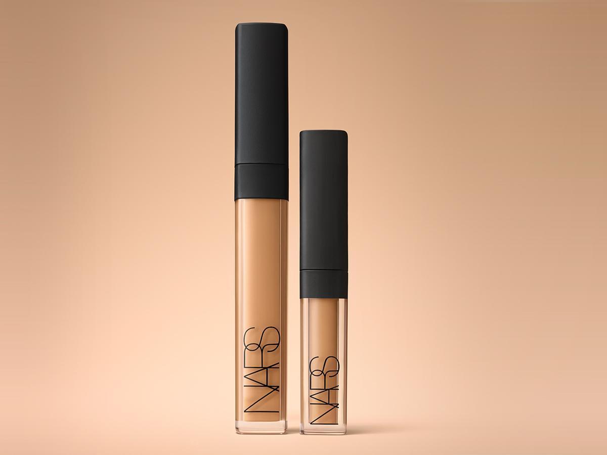 NARSCosmetics's tweet photo. The #1. Enriched with hydrating, multi-action skincare benefits and light diffusing technology, it instantly obscures imperfections and diminishes fine lines and signs of fatigue. Discover all 30 shades on Radiant Creamy Concealer here: https://t.co/31dFOkZDLS https://t.co/WK9xAhJwh8