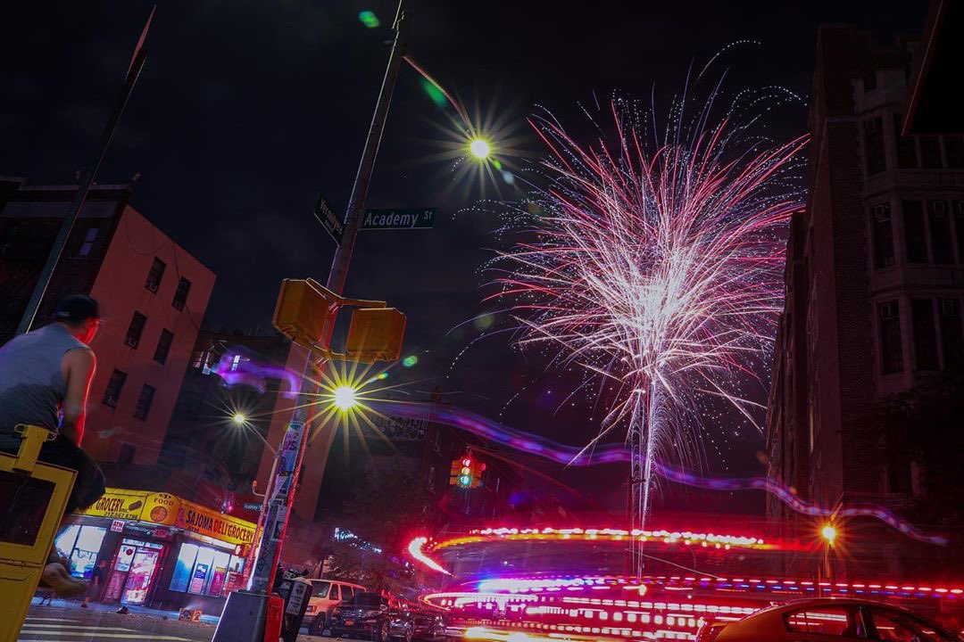 Uptowncollectiv's tweet photo. About Last Night
Pic: @lemonmon
https://t.co/yFQyER9fzq
#Fireworks #FireworksNYC #UptownLove #WashingtonHeights #Harlem #Inwood #Dyckman #WashHts #ElBronx #PlanetUptown https://t.co/jD5iNtyiqV