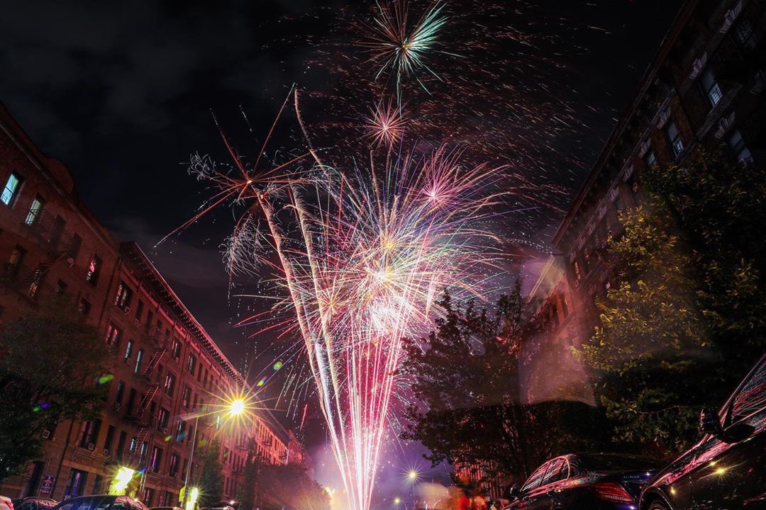 Uptowncollectiv's tweet photo. About Last Night
Pic: @lemonmon
https://t.co/yFQyER9fzq
#Fireworks #FireworksNYC #UptownLove #WashingtonHeights #Harlem #Inwood #Dyckman #WashHts #ElBronx #PlanetUptown https://t.co/jD5iNtyiqV