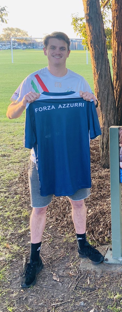 HamiltonAzzurri's tweet photo. Our collection is growing as we continue our mission to create stronger bonds throughout the Italian football clubs of Australia! This time we head north to our @FootballNT fratelli @uniazzurri! Grazie legends and we love the work you guys are doing way up there! 💙🇮🇹💙🇮🇹 https://t.co/ZNfflFesm4