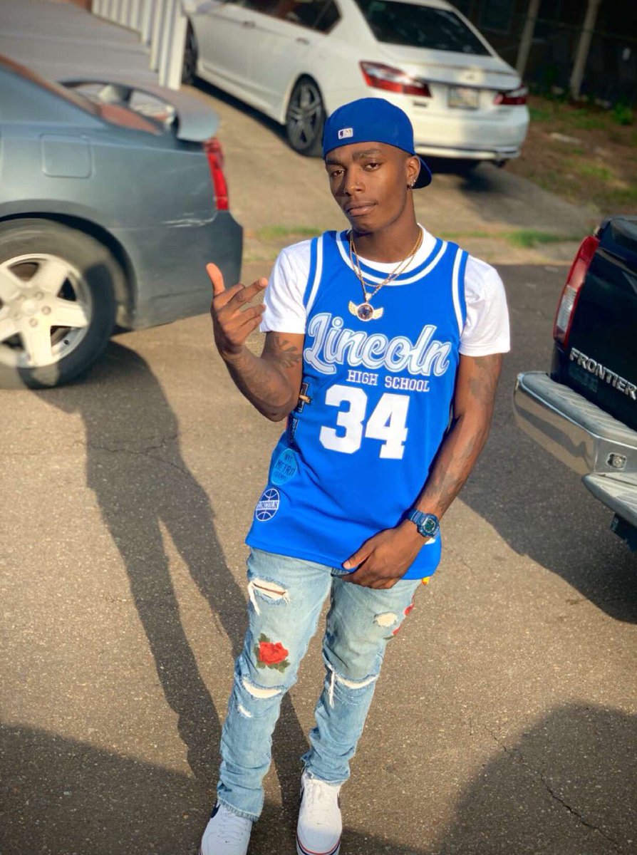 Killa3kg's tweet photo. “I’m pulling up wit 3nem 💛Ian never worrying bout these B🤐ch Ahh Niggas “
3k💛 https://t.co/kDfV91PUo6
