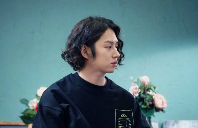 Good morning. Heechul solo album soon pls. 😭💙
#ELFSelcaDay #SUPERJUNIOR #Heechul @SJofficial https://t.co/UoBhpra1vu