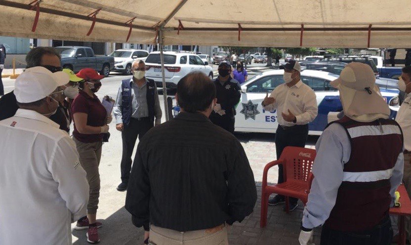 fgcabezadevaca's tweet photo. Agradezco y reconozco a todo el personal del @gobtam que permanece a lo largo de la frontera con #Texas, quienes se mantienen en los filtros sanitarios instalados en los Puentes Internacionales para evitar el flujo no esencial de personas a México y prevenir más contagios. https://t.co/uajXiFmME3