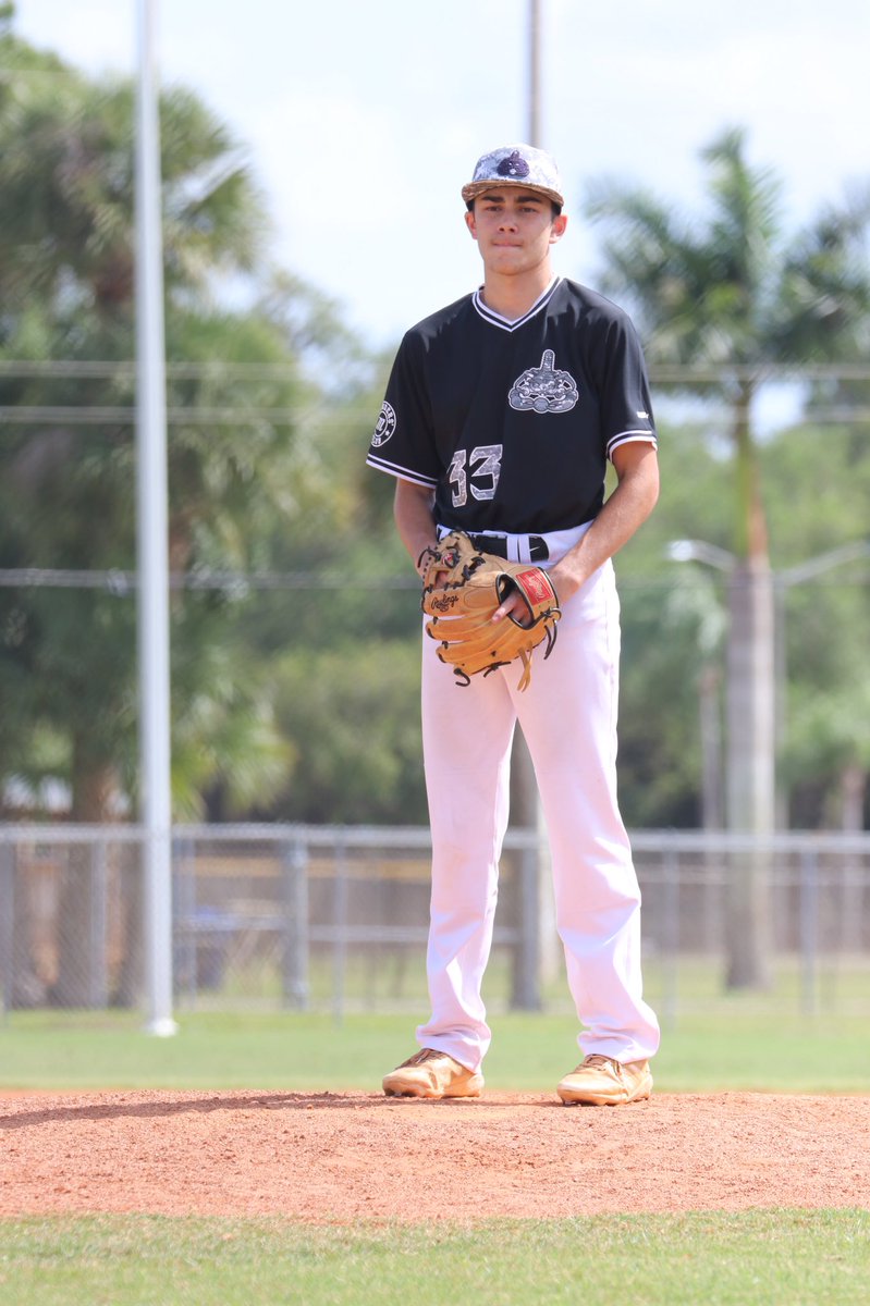 CjLowry333's tweet photo. Enjoyed the first tournament of the summer with @SouthScorpions , getting better everyday. Ended strong with a W to head into next weekends tournament. #scorps @SouthScorpions @FlatgroundApp @FlatgroundBats @POMalley_NCSA @FSUBaseball @Mmetcalf32 https://t.co/410tsuyg7t