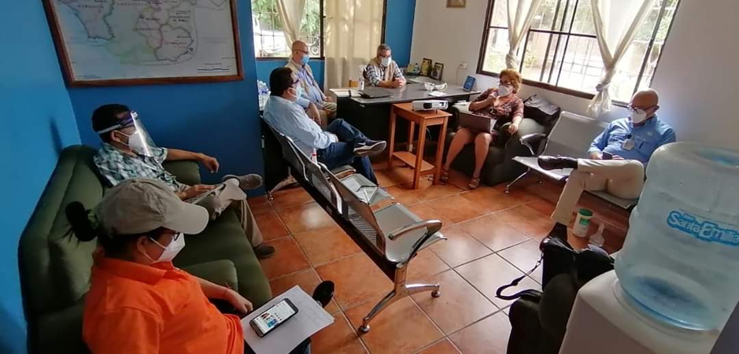 MarcoviaHd's tweet photo. #TeleMarcoviaHD #Informate
El dia de hoy el vice ministro de salud Nery Cerrato Visito la Ciudad de Choluteca para reunirse con las Autoridades de SINAGER,Logrando Contrataciones de 150 recuersos Humanos en el Area de Salud entre Doctores,Enfermeras y Licenciadas en Enfermeria. https://t.co/NCsMH5XSah