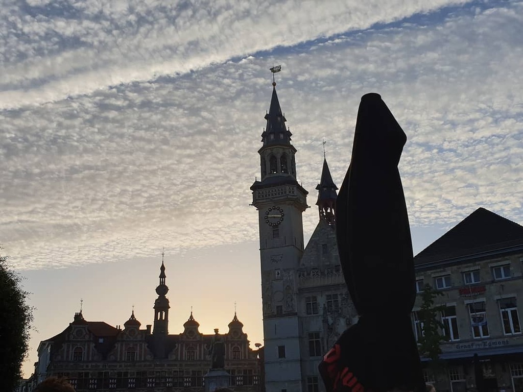 Terrastijd, terrasweer en terrashemel. instagr.am/p/CCRZvcHgtYD/