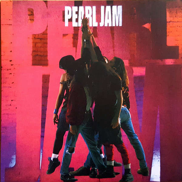 20/ Couverture de l'album "Ten" de Pearl Jam par Lance Mercer en août 1991. Diamond is Unbreakable, Tome 12 (40), Chapitre 108 (373) en juillet 1994.
