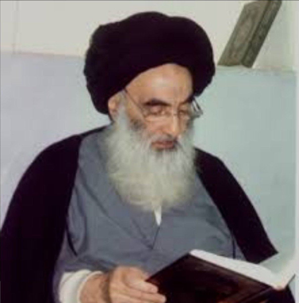 313_313_31's tweet photo. كُنت حشداً رغمَ أنّك واحد
وهمُ الحشودُ غدوا أمامك واحدُ 🦋
.
.
#سيادتنا_بالمرجعية_والحشد #سيادتنا_بالمرجعيه_والحشد https://t.co/CO3Fp7d6Ni