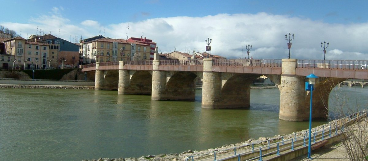 MIRANDÉSPuente de Carlos III is in focus on this one, the bridge goes over the Ebro river in Miranda de Ebro.