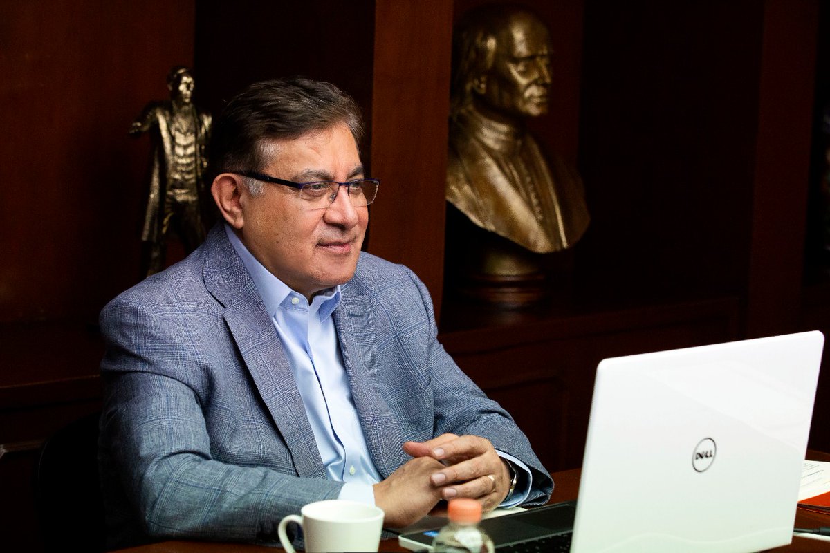 secc11cdmx's tweet photo. #SnteNoticias 🌐

#Webinar 👨‍💻🔛👩‍💻 
🟠 Ningún maestro ha sido despedido en México 🇲🇽 pese a crisis por #COVID19 🦠 #SNTE Mtro Alfonso Cepeda Salas, ante sindicalistas del mundo 🌎

NOTA 👉 https://t.co/PXuRMFg4Q6 👈

#FelizDomingo #5deJulio #BuenDomingo #5Jul COVID #Edomex CDMX https://t.co/sXhyWdeI9s