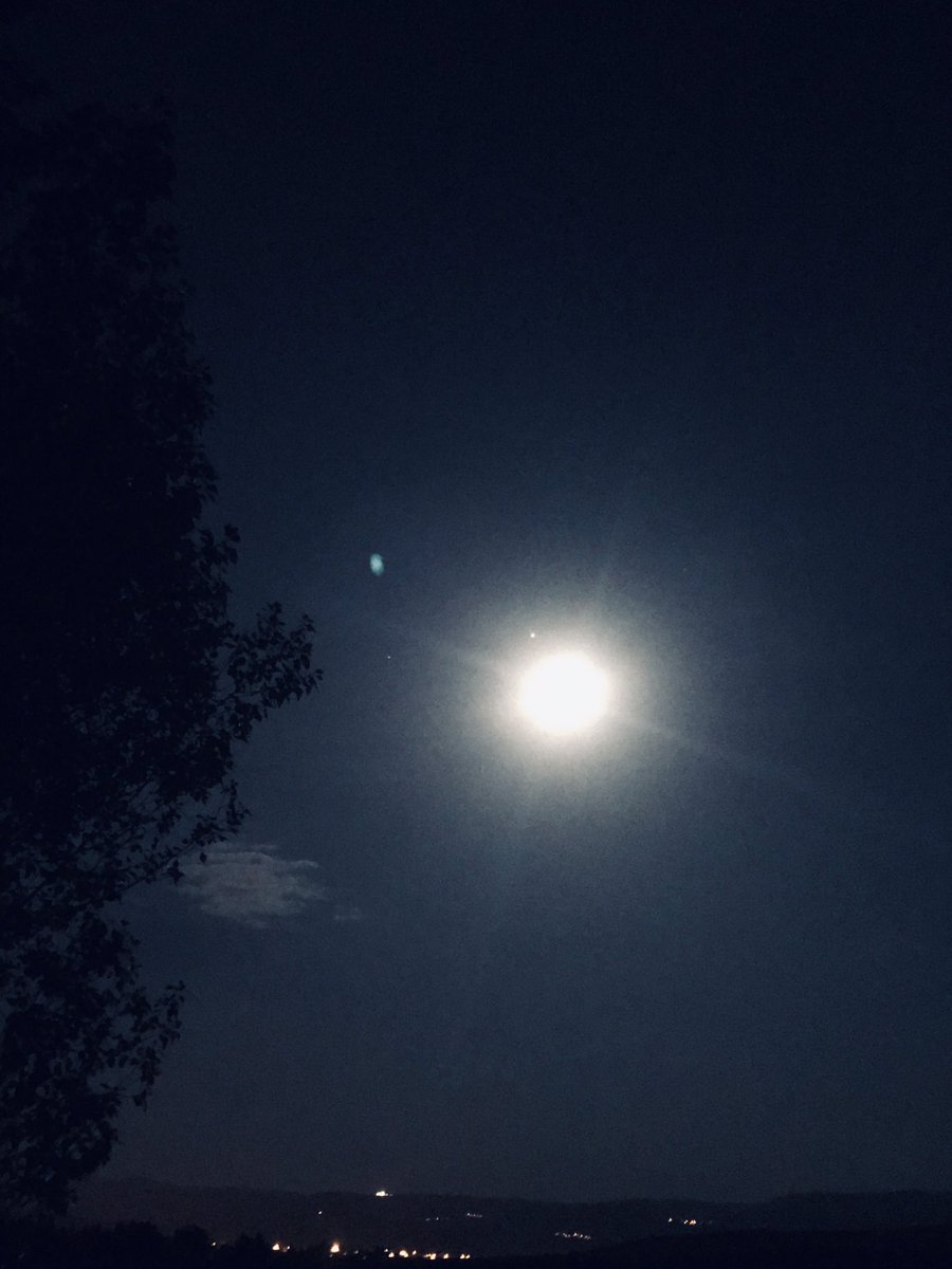 adem190704's tweet photo. Dolunay iyi bir balıkçıdır; her göz onun ağına kolayca yakalanır! https://t.co/RJikJDvDAj