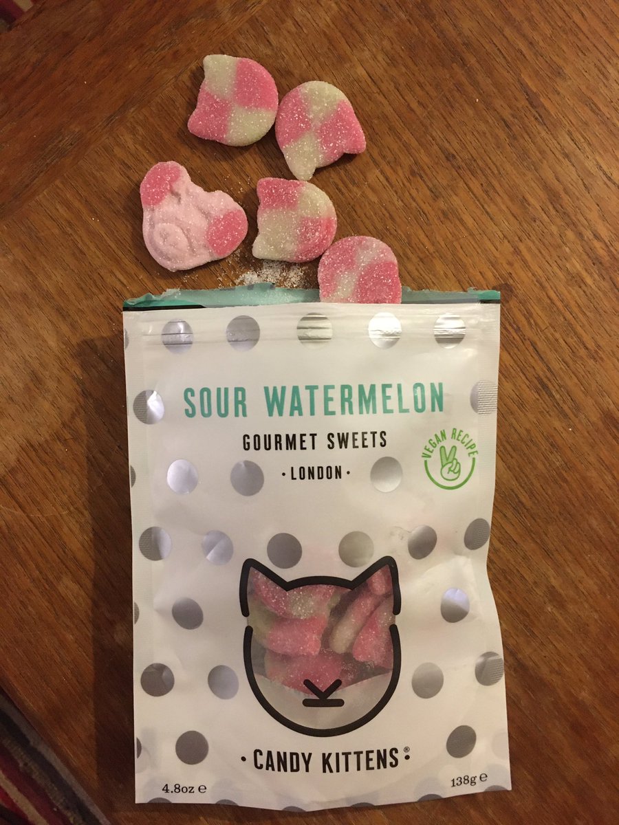 holly_elsie's tweet photo. Percy, what are you doing here?! #pigamongstthekittens 🤯🤯🤯 @candykittens @marksandspencer #thesweetway do I win a prize?? 😉 https://t.co/KYaEkSwVai