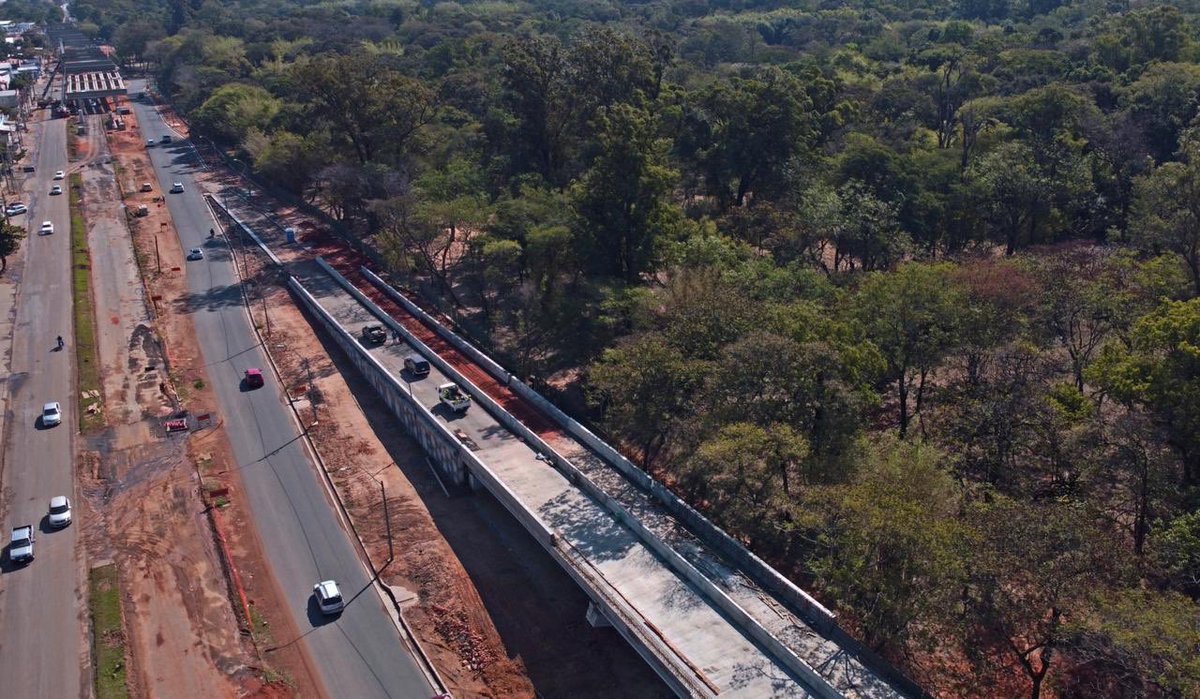 Hoy se ve de esta forma el <a href="/CVBotanico/">Corredor Vial Botánico</a>   Trabajos iniciados en el segundo semestre del año 2019 y que esperamos culminar para el año 2021 para mejorar la calidad de vida de la gente <a href="/mopcparaguay/">MOPC Paraguay</a> <a href="/CVBotanico/">Corredor Vial Botánico</a> <a href="/MaritoAbdo/">Marito Abdo</a>
