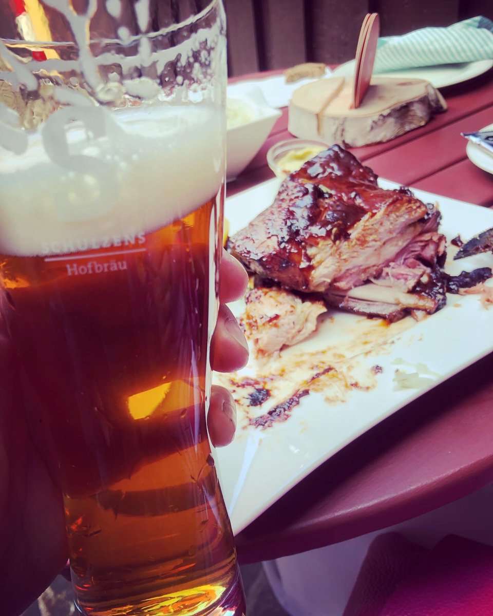 gummibierchen's tweet photo. #Märzen der #schulzensbrauerei aus #Tangermünde in der #HeimatAltmark mit #dickeRippe sowie #Brauhausbraten an #Porterbier-Soße 🍺#germanbeer #deutschesBier #BrauereiSchulzens #beerfood #foodpairing #Altmark #Altmarkdinner #Altmarkjetzt #Schulzens #Altmarkliebe #Portersoße #Bier https://t.co/vakjfRCfWH