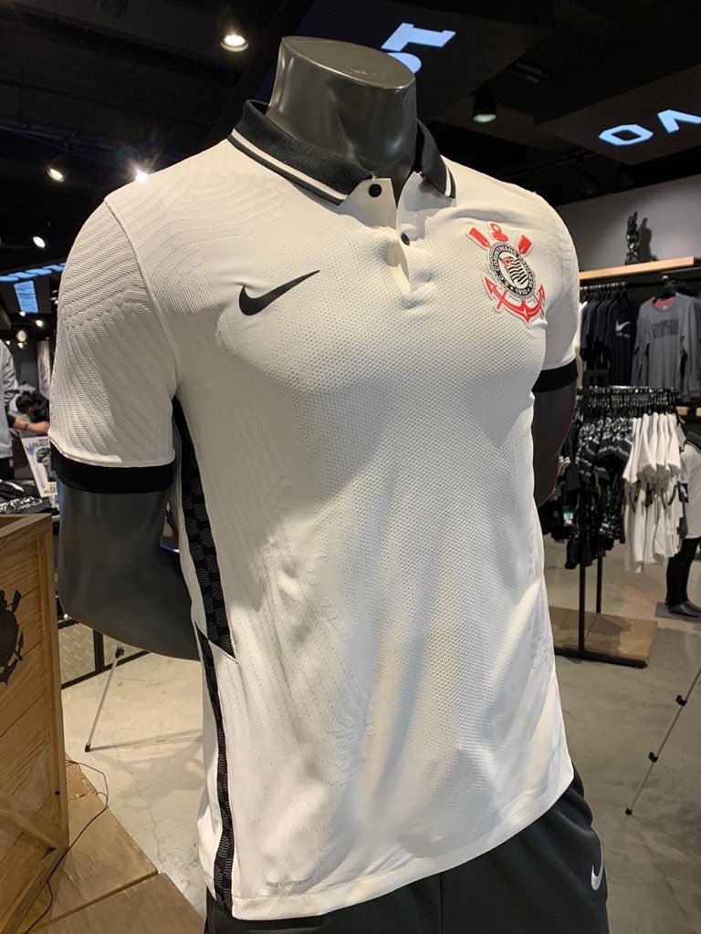 fanpagetimaooo's tweet photo. O NOVO MANTO DO CORINTHIANS É LINDO DEMAIS PQP https://t.co/Q45lUybCE4