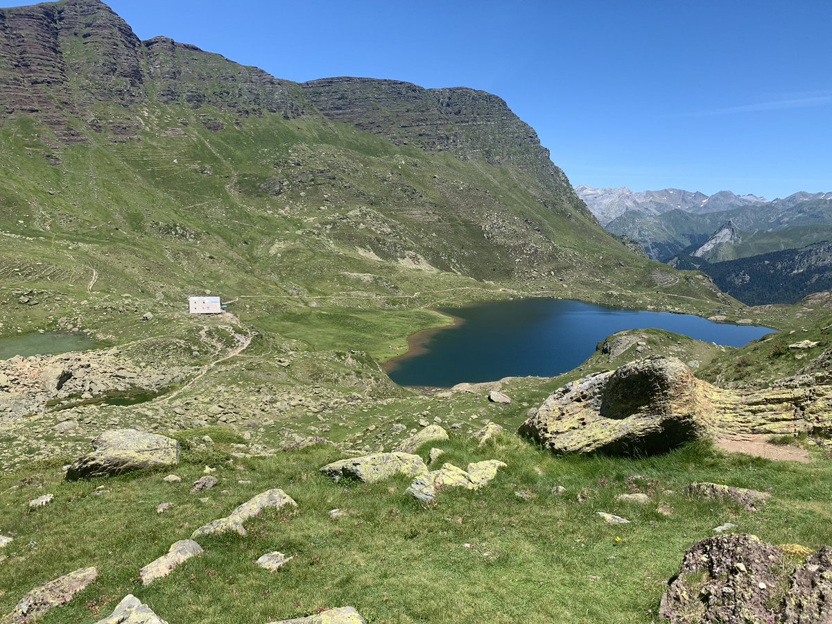 corinne_crabe's tweet photo. Du pic des moines au tour des lacs de d’Ayous à la découverte du jardin d’Ossau avec @moxigeno #bious-artigues #ayous #moneteenbearn #lacs https://t.co/ahvwIWpBg2