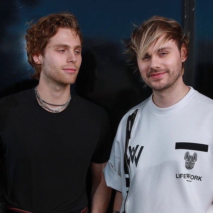 A thread of the boys "hating" Michael because apparently they're not best friends
