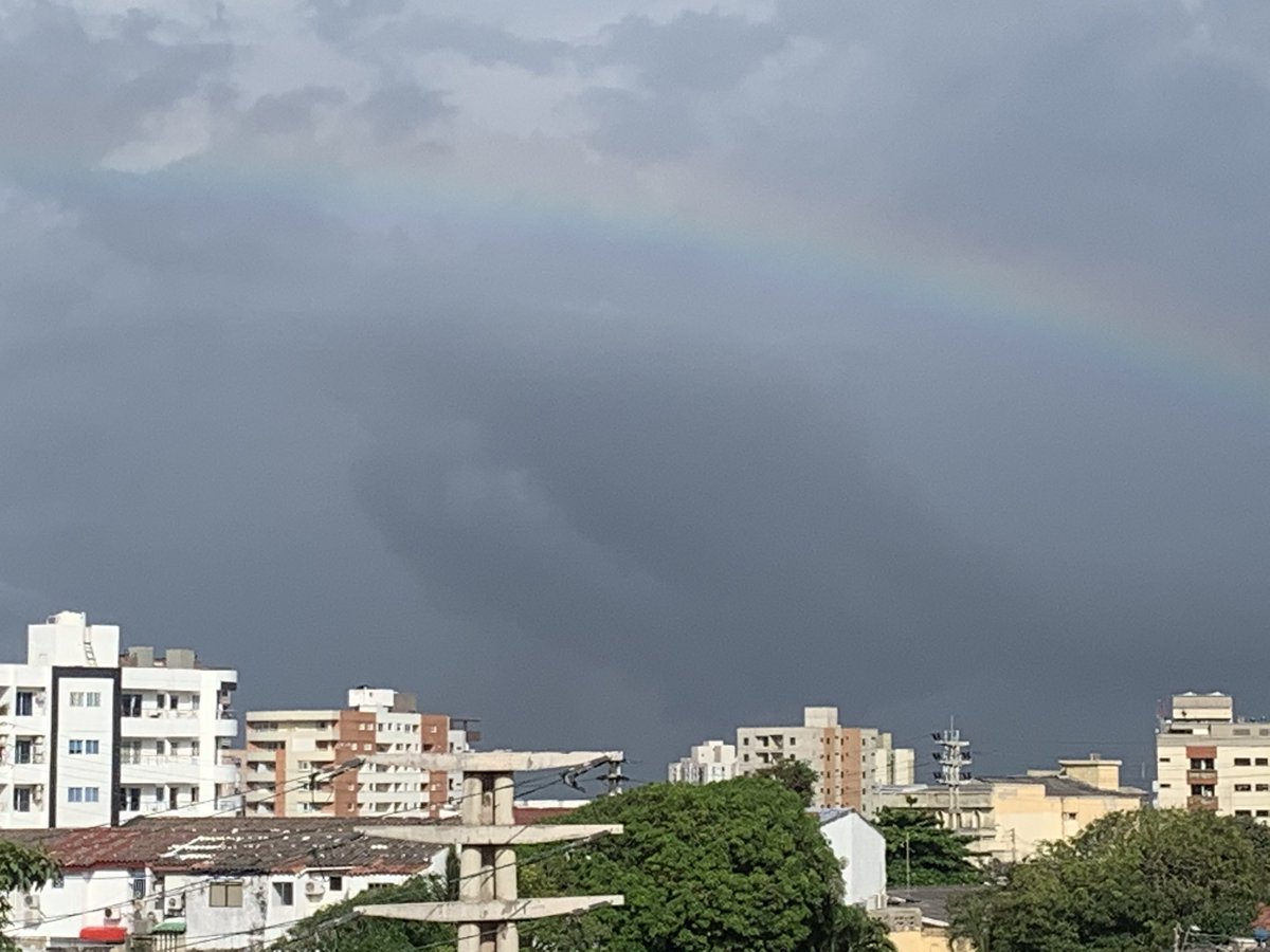 shei_ramos's tweet photo. Gracias Dios por iluminar de colores el cielo de Barranquilla https://t.co/qRMkFal8CK