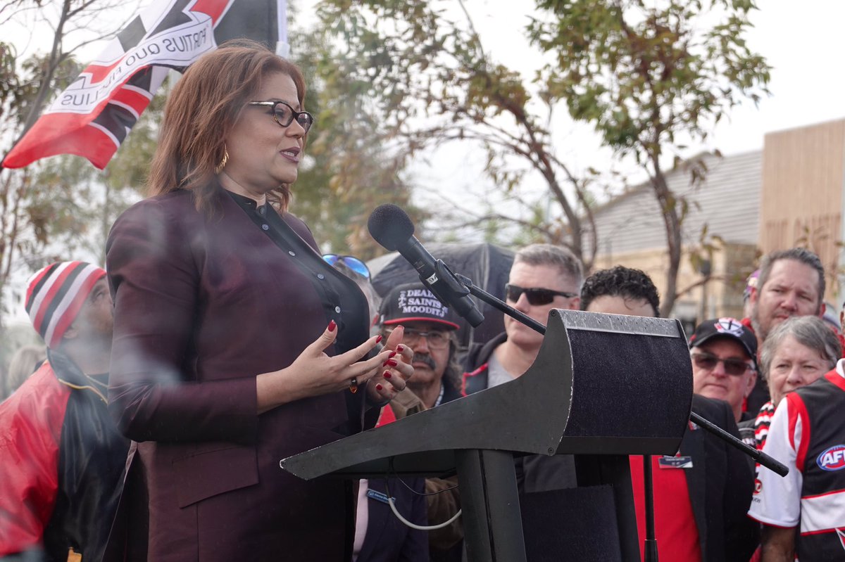 TheFinalQtr's tweet photo. A year ago today, we witnessed the unveiling of the Nicky Winmar statue in Perth. An important moment driven by @tanyahosch’s powerful leadership at the @AFL.

We must listen to &amp; amplify non-white voices now, more than ever.

📸 Director of #TheFinalQuarterFilm, @iandarlingshark https://t.co/kiUmMxjsUF
