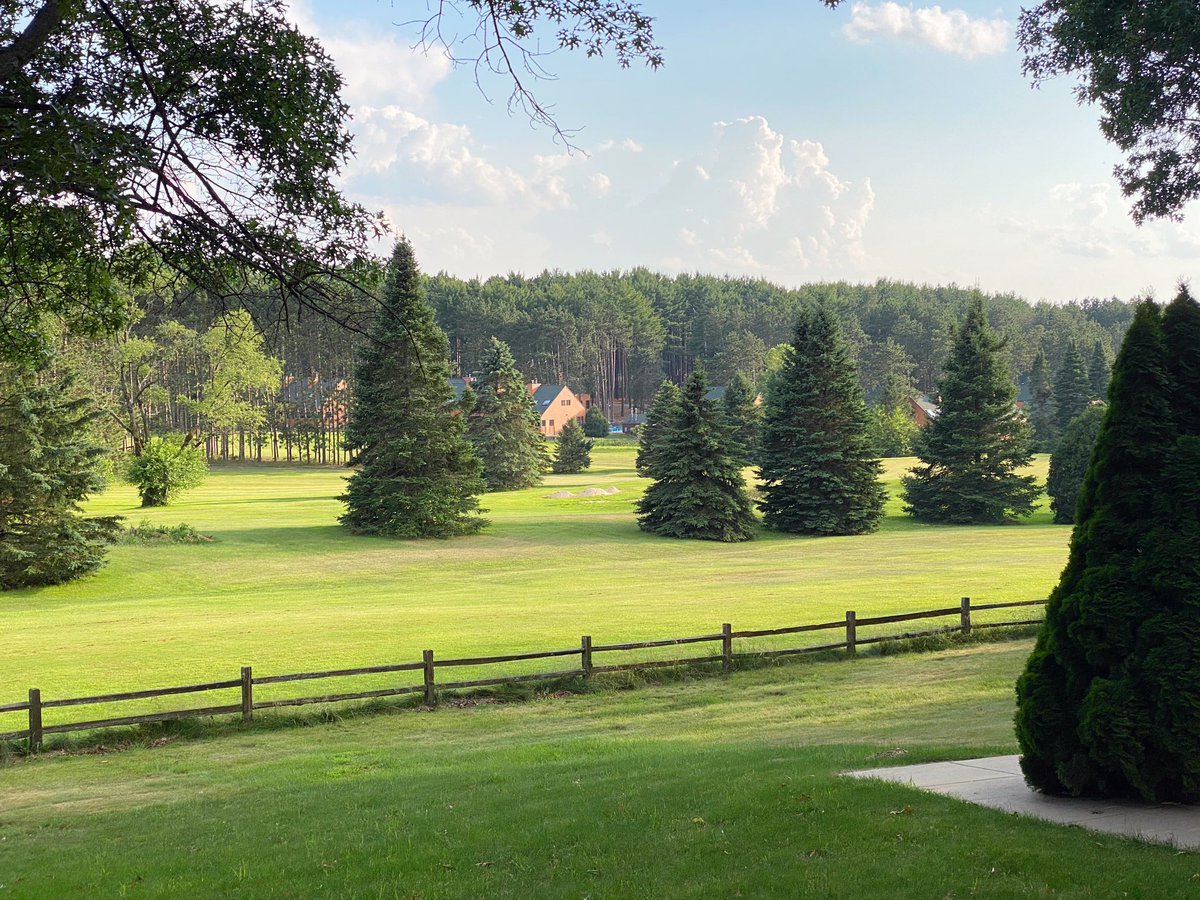 Travis M. Elliott tweet media