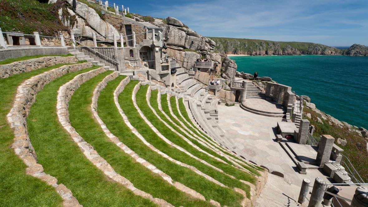 The Minack Theatre in #Cornwall. One of the first performances here was the Tempest in 1932. What a perfect backdrop for that play!

#MuseumsUnlocked #theatre #theatrematters #artsjobs #ShakespeareSunday #BritishTour  #TheArts